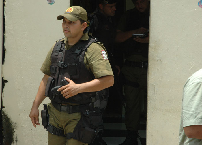 
        
            PM prende dois suspeitos da morte de prático
        
    