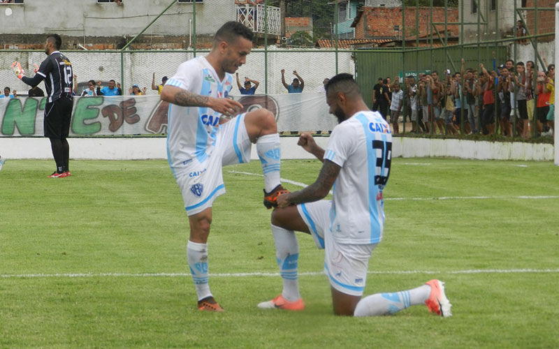 
        
            Papão volta a vencer na reestreia de Dado Cavalcanti
        
    