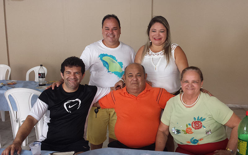 
        
            DOL homenageia pais com galeria de fotos
        
    