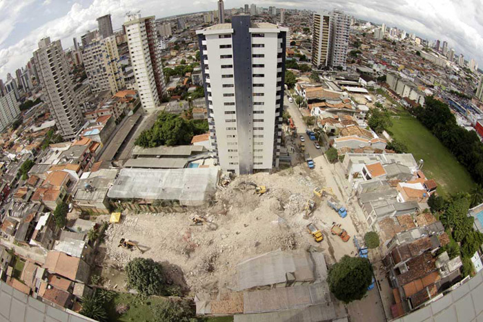 
        
            Novas imagens do local da tragédia da 3 de Maio
        
    