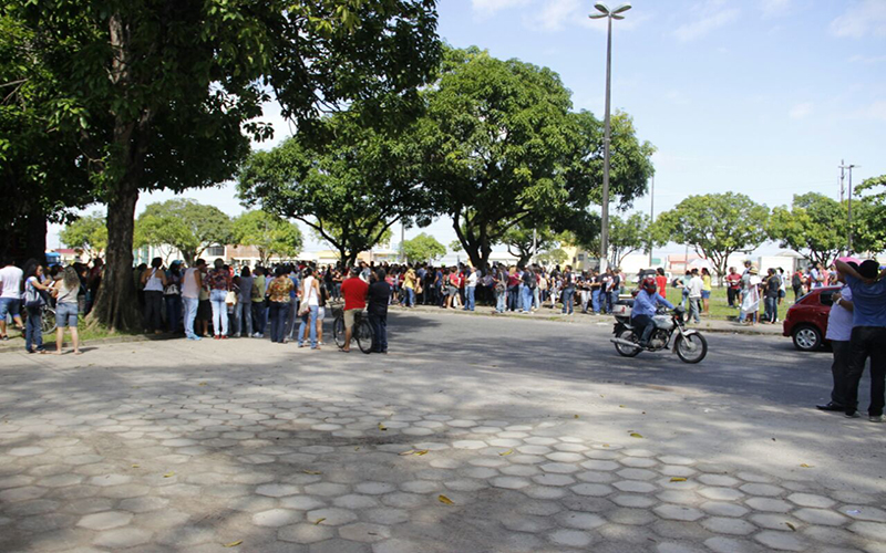
        
            Manifestação reúne cerca de 50 mil em Belém
        
    