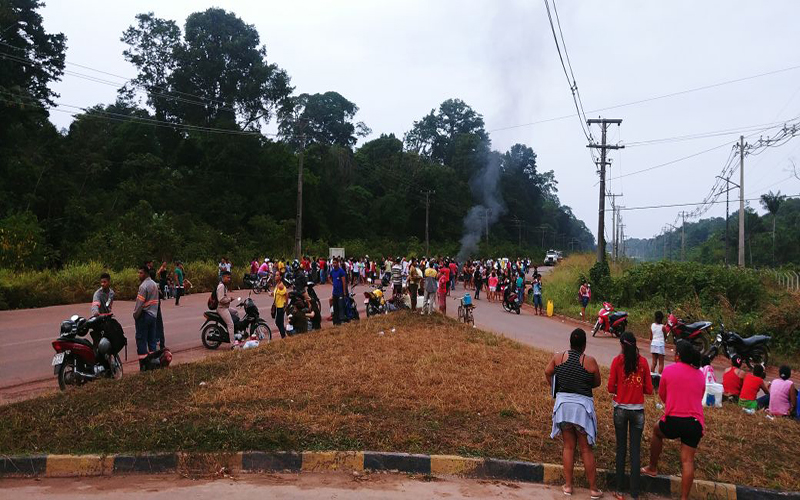 
        
            População protesta contra danos causados pela Hydro
        
    