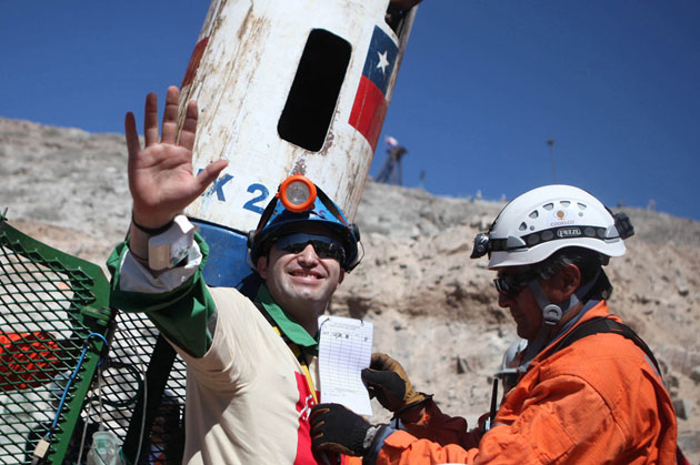 
        
            Resgate dos mineiros soterrados no Chile
        
    