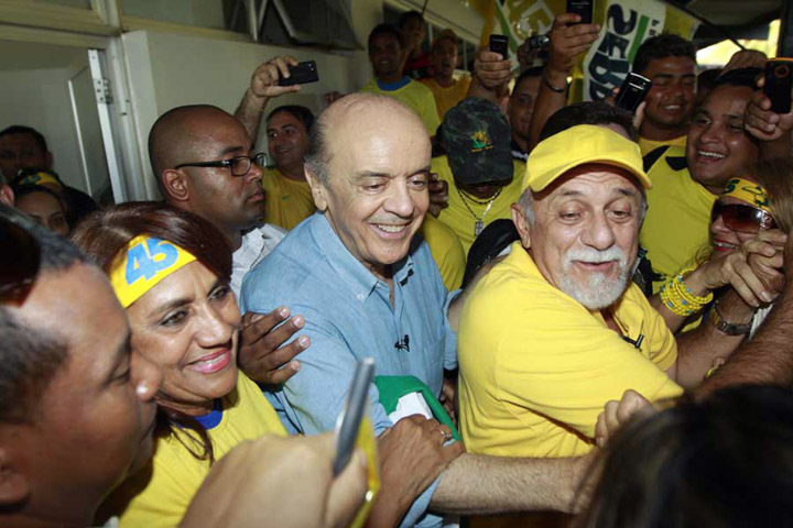 
        
            José Serra faz campanha nas ruas de Altamira
        
    