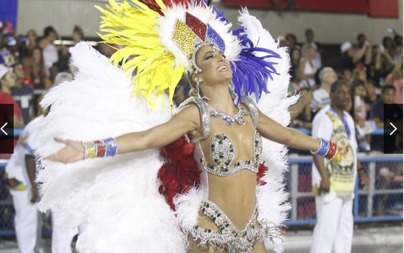 
        
            Famosas esbanjam beleza no 2º dia do Carnaval 
        
    