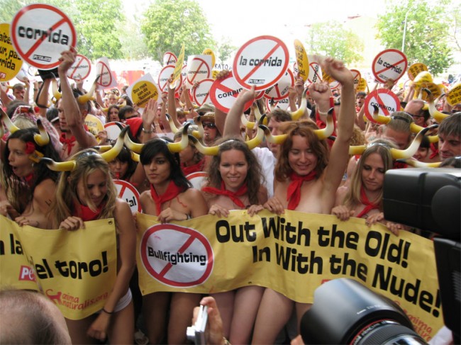 
        
            Nudez como forma de protesto
        
    