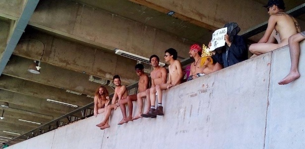 
        
            Nudez como forma de protesto
        
    