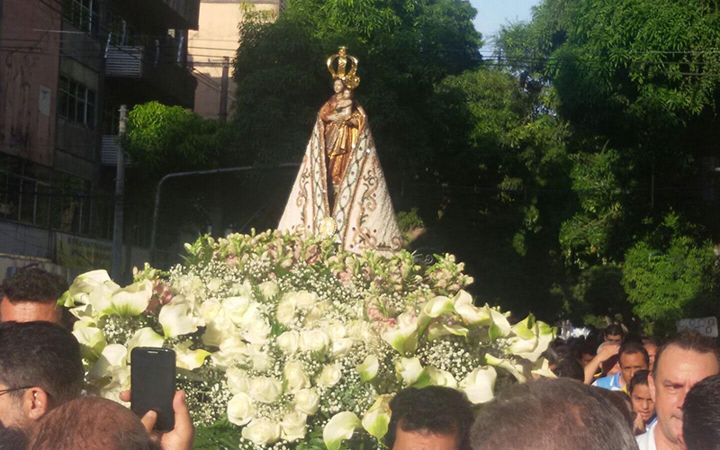 
        
            Fiéis se despedem de Nossa Senhora de Nazaré
        
    