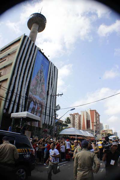 
        
            Traslado de imagem Peregrina dá início a romarias do Círio
        
    