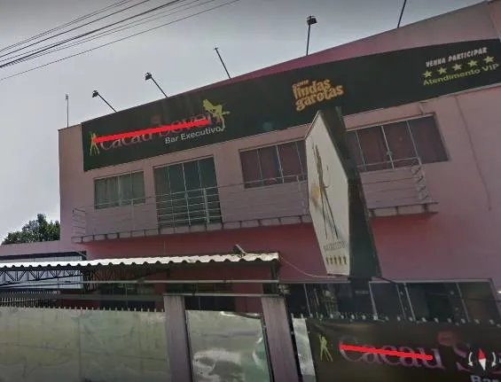 Homem não paga conta em boate e fica refém por 4 dias