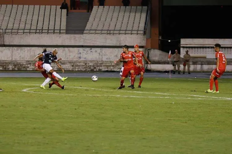 Boa Esporte-MG quer espantar crise com vitória contra o Paysandu