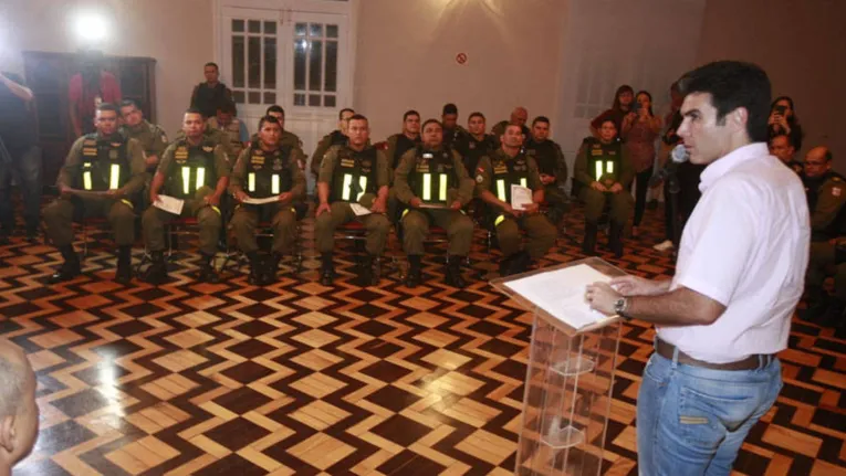 Militares que salvaram criança são condecorados pelo Estado