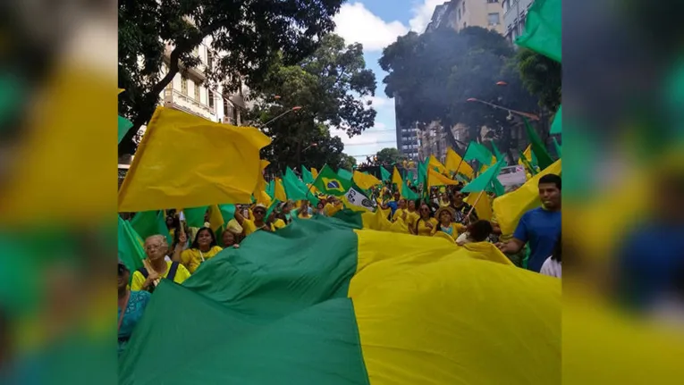 Governo Bolsonaro recebe apoio de manifestantes nas ruas de Belém