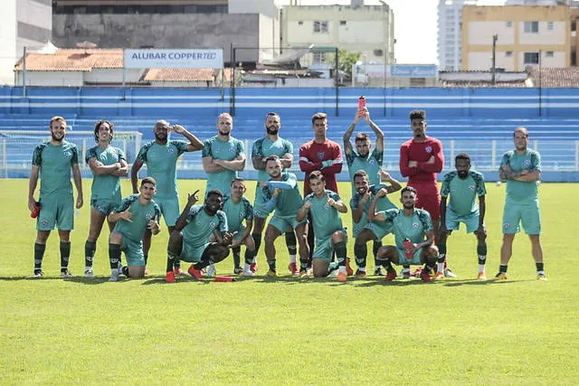 Diretoria bicolor busca nomes para assumir comando técnico do Paysandu