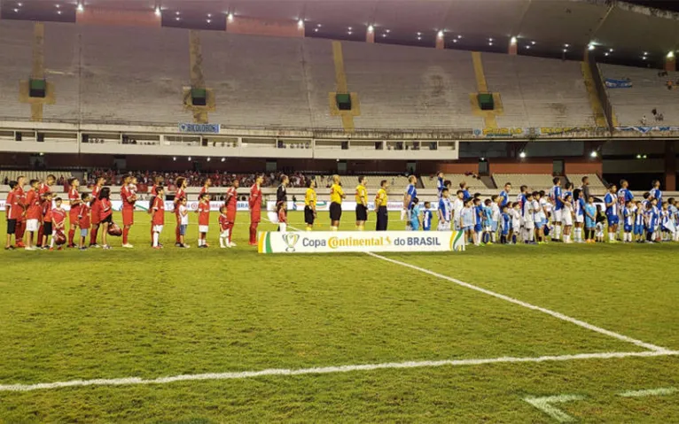 Internacional-RS vence e elimina o Paysandu dentro do Mangueirão