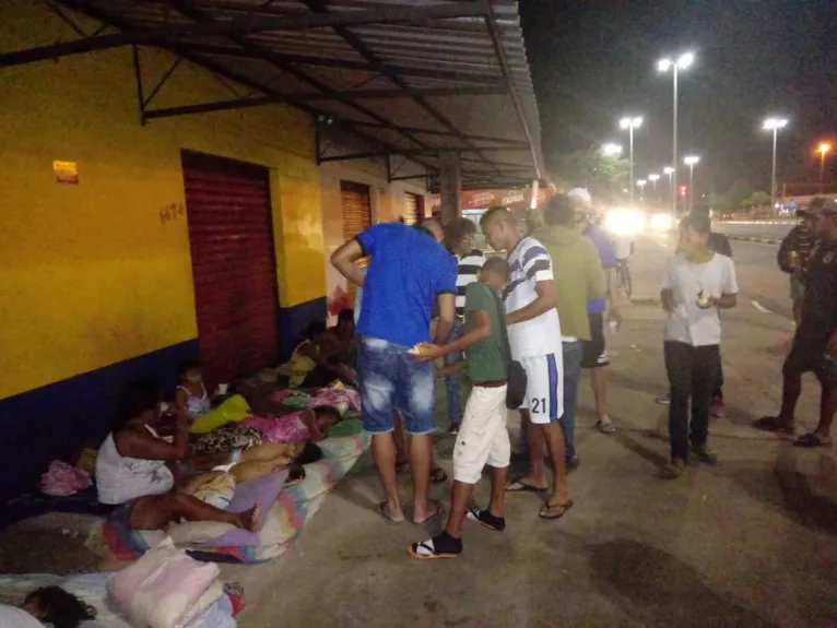 Adversário do São Raimundo na Série D faz doação de alimentos a venezuelanos em RR