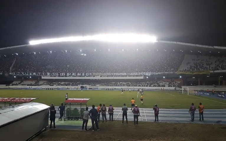 Torcida do Remo procura por ingressos para jogo contra o Volta Redonda-RJ