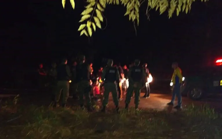 Policiais militares acompanharam a movimentação no entorno do aterro.