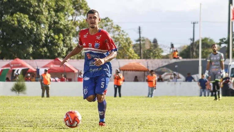 Volante renova contrato e será peça importante do Bragantino na Série D
