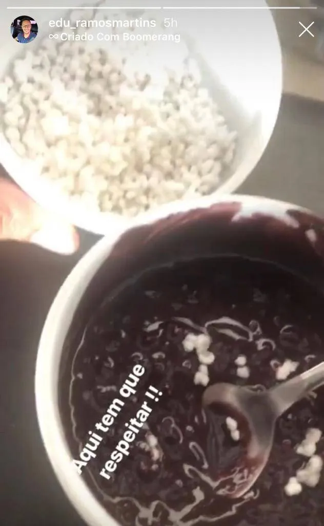 Eduardo Ramos adere ao açaí após treino azulino e compartilha na web