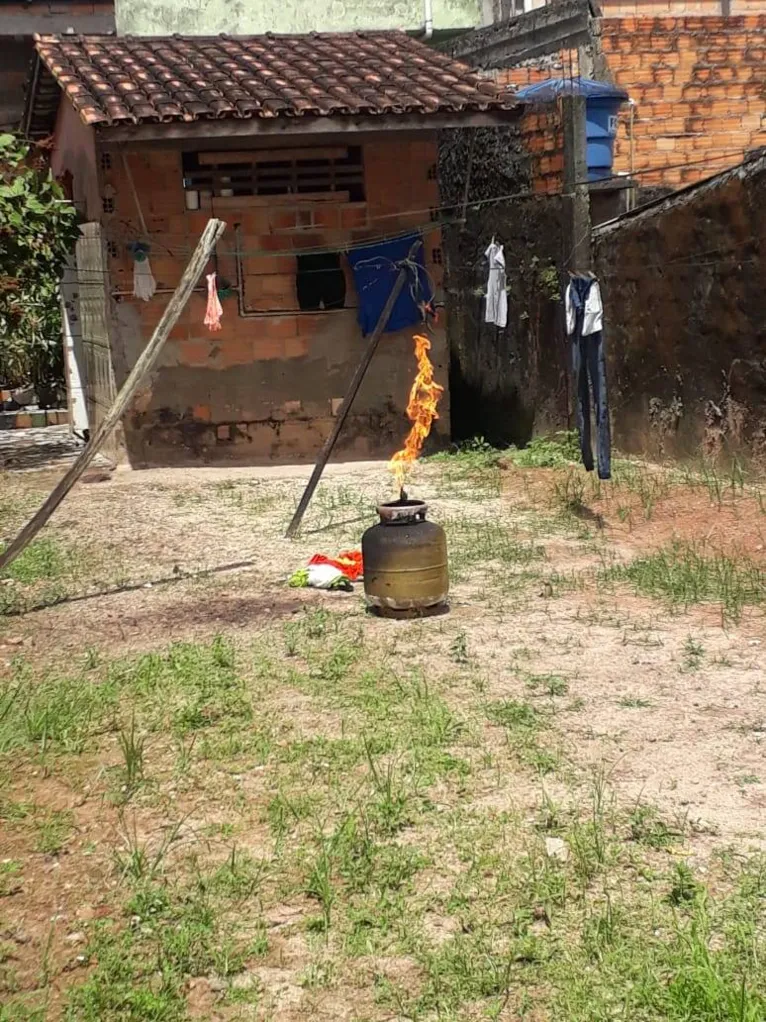 Gás que vazou de botijão explode e causa princípio de incêndio em Belém