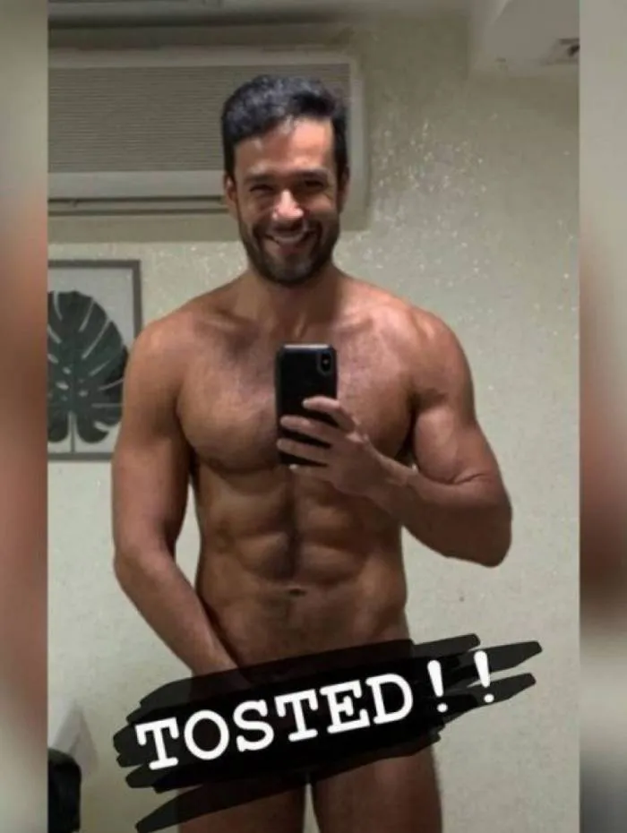 Sergio Marone posta foto pelado e leva fãs à loucura em rede social 