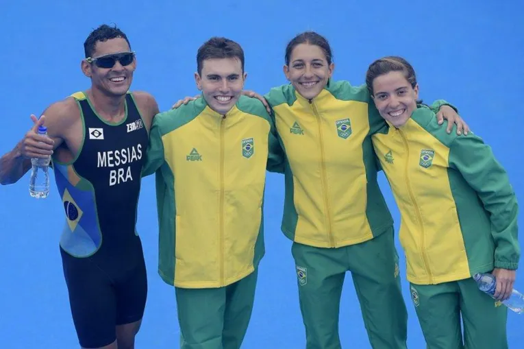 Brasil é ouro na canoagem velocidade e no triatlo revezamento misto