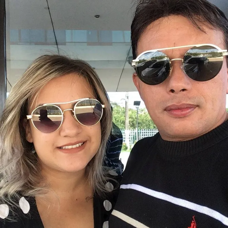 Cantor de brega espanca mulher e é preso