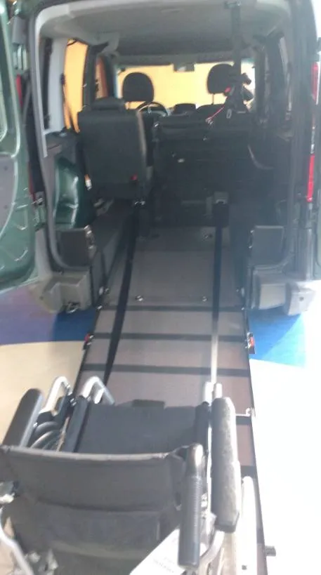 Estudante precisa de carro adaptado para voltar a frequentar universidade. E você pode ajudar