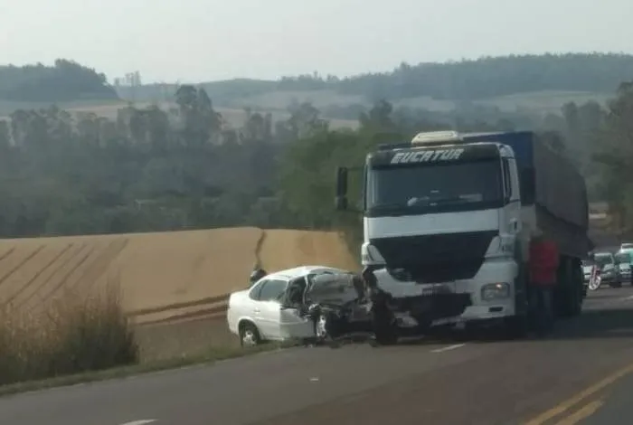 'Adeus, mãe': antes de jogar carro em caminhão, ex manda filho gravar despedida 