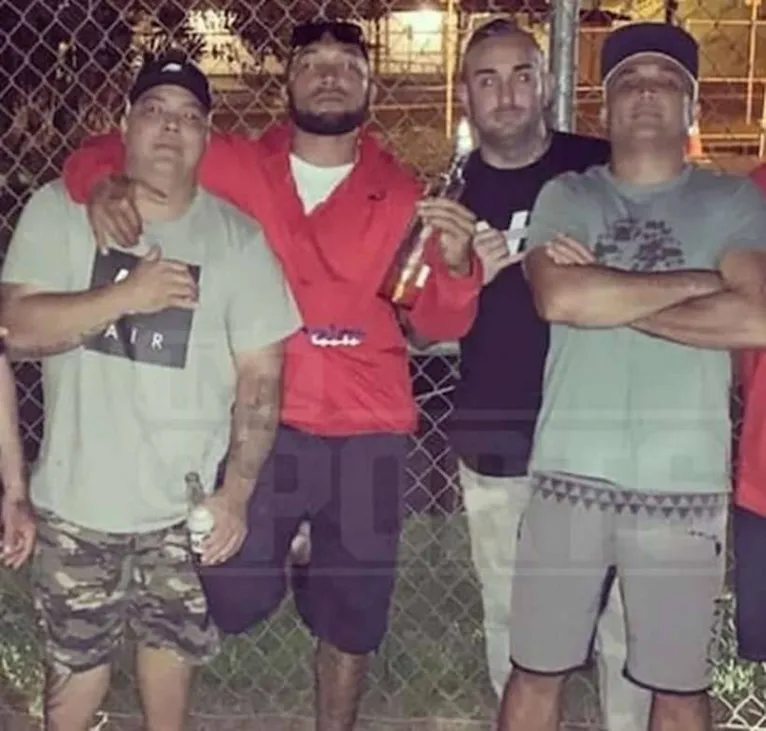 Ex-campeão do UFC é nocauteado em briga de rua; assista!