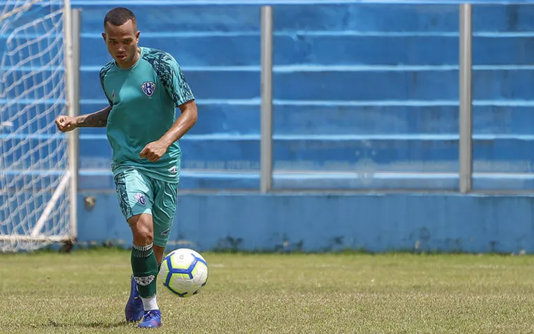 Volante foi elogiado pelo técnico, que pediu sua renovação para 2020

