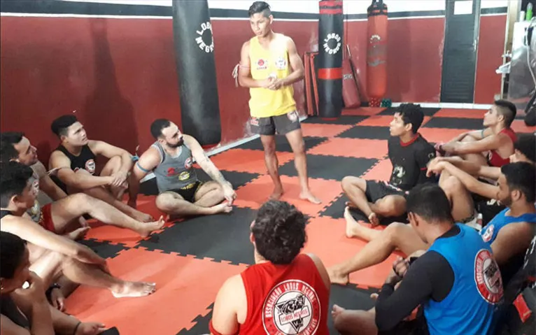 Conheça o jovem que sonha em ser atleta após sete anos de luta contra o câncer