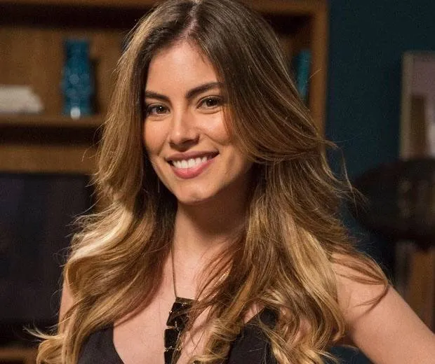 Atriz que
vai viver filha de Juliana Paes em novela é escalada, depois de muita
especulação