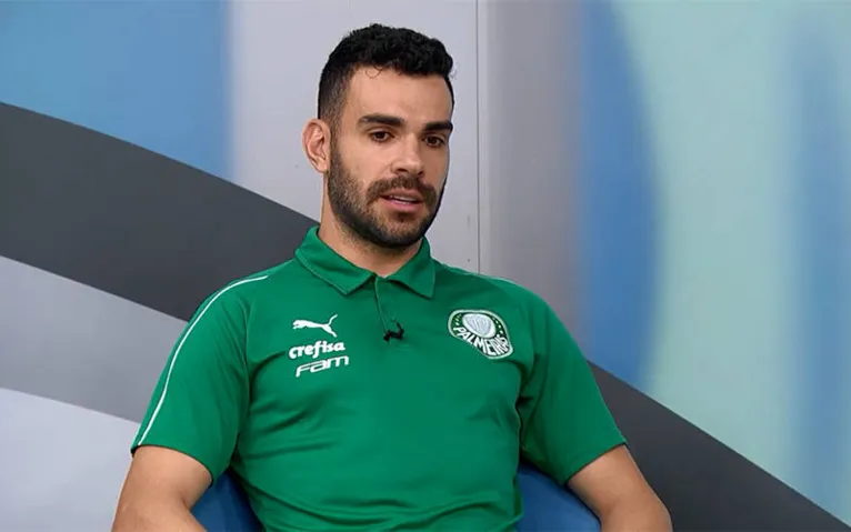 Jogador do Palmeiras diz que esposa foi agredida por torcedores após jogo
