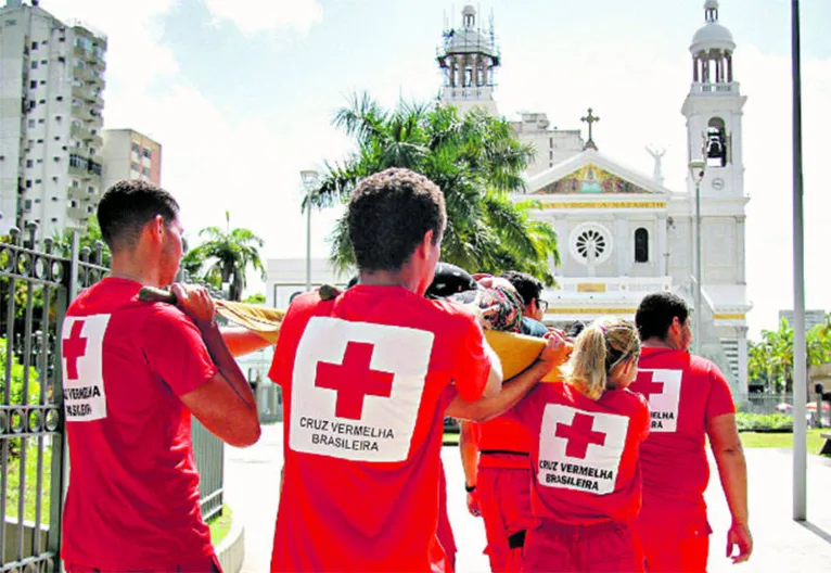 Na manhã de ontem, 120 integrantes da organização treinaram como atender as principais ocorrências durante as procissões do Círio de Nazaré, como desmaios, ferimentos e encontro de crianças perdidas

