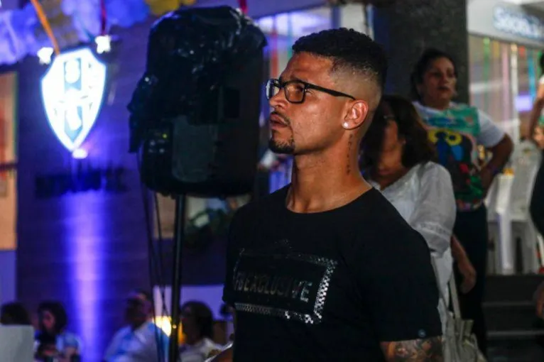 Hélio dos Anjos e jogadores do Papão se emocionam durante o Círio de Nazaré