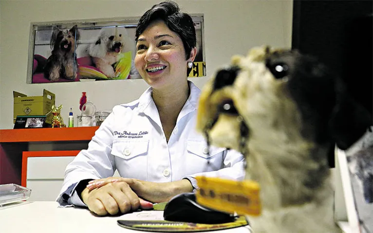 Médica veterinária Andressa Leitão.