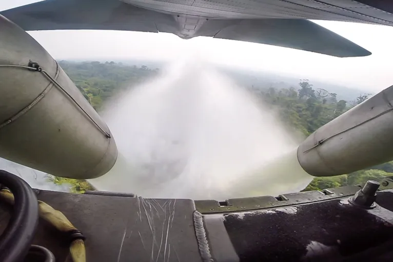 Governo utiliza aeronaves C-130 Hércules para combater incêndios na Amazônia