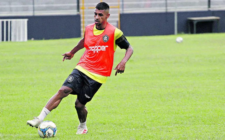 Gustavo Ramos aposta que as oportunidades vão aparecer, basta ter paciência para trabalhar as jogadas.