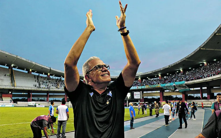 Técnico Hélio dos Anjos está em negociação para permanecer na Curuzu em 2020 e já trabalha na composição do futuro plantel.