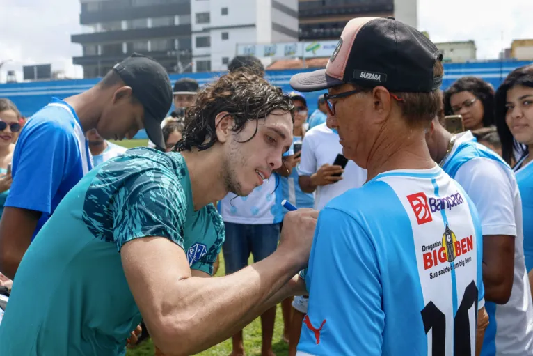 Apoio da torcida foi recebido ontem com o treino aberto e, se espera, faça efeito em campo, hoje