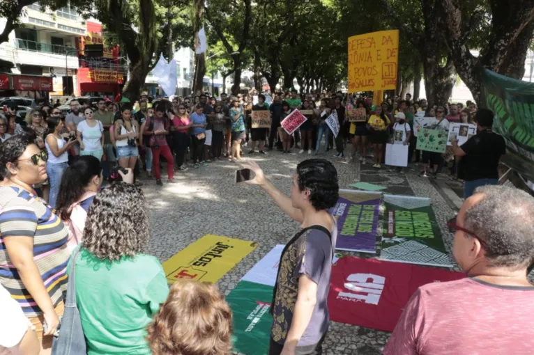 Manifestantes protestam em Belém para cobrar medidas contra queimadas na Amazônia