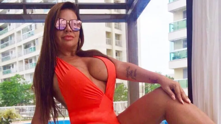 Solange Gomes acabou de lançar sua biografia, “Sem Arrependimentos” e as revelações são chocantes.