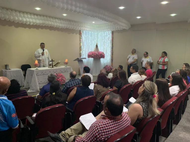 Imagem de Nossa Senhora de Nazaré visita grupo RBA
