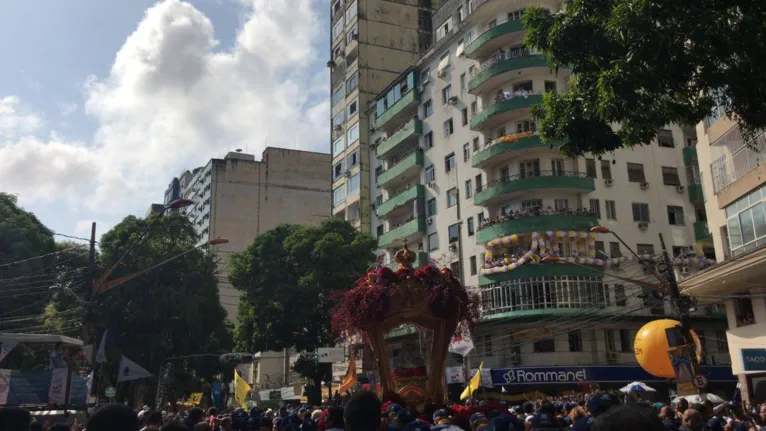 Berlinda segue na Avenida Presidente Vargas.