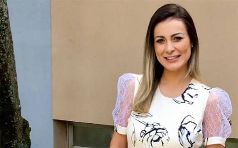 Andressa Urach diz que não faz sexo há dois anos e que seu lado 'vulgar' morreu