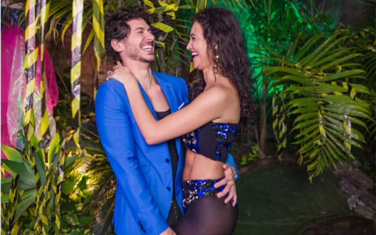 Débora Nascimento aparece com o novo namorado pela primeira vez. Veja as fotos!