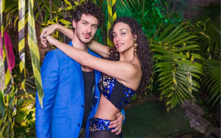 Débora Nascimento aparece com o novo namorado pela primeira vez. Veja as fotos!