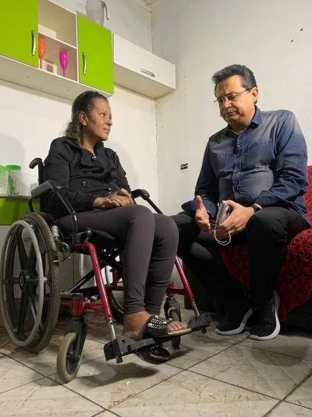 Renata resolveu quebrar o silêncio após dez anos da morte do estilista.